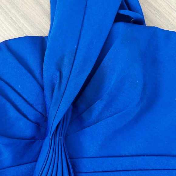 EUC BCBG Maxaria Palais One Shoulder Mini Dress Size 0 - Picture 7 of 8